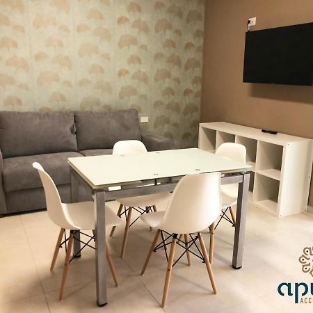 Dante 11 Guesthouse By Apulia Accommodation Барі Екстер'єр фото