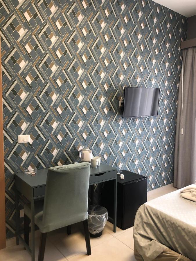 Dante 11 Guesthouse By Apulia Accommodation Барі Екстер'єр фото
