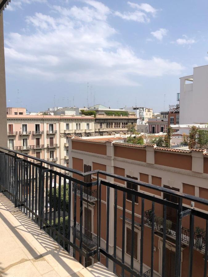 Dante 11 Guesthouse By Apulia Accommodation Барі Екстер'єр фото